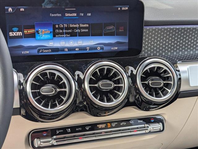 Vehicle image 11 of 16