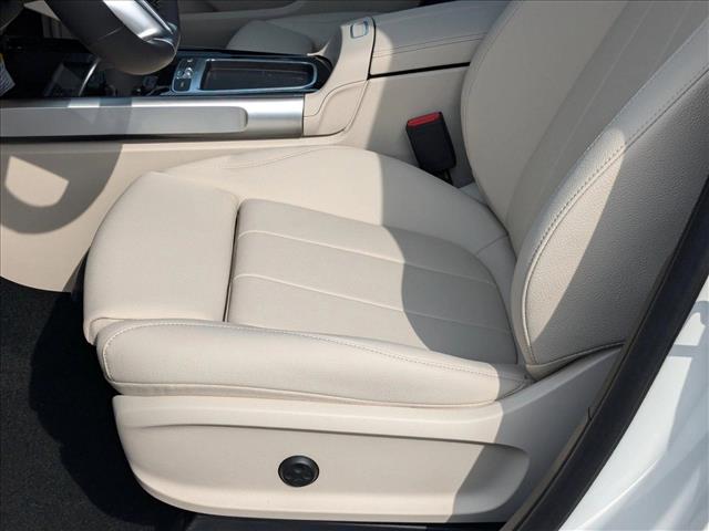 Vehicle image 8 of 16