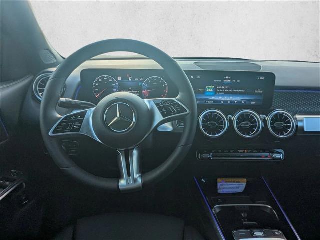 2025 Mercedes-Benz GLB 250 Image 11 of 16