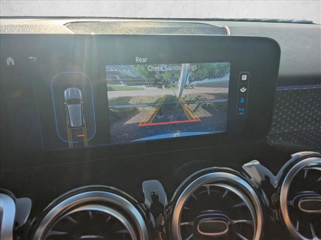 2025 Mercedes-Benz GLB 250 Image 13 of 16