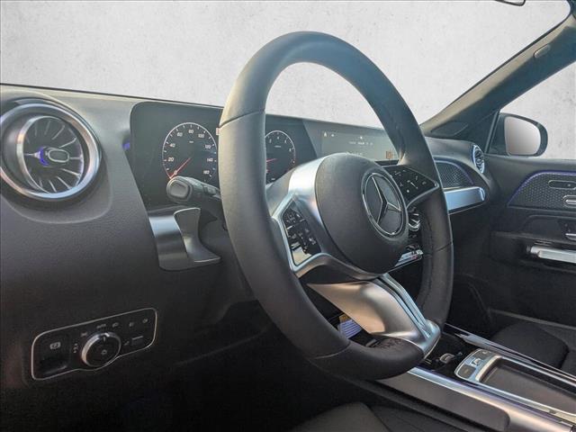 2025 Mercedes-Benz GLB 250 Image 10 of 16