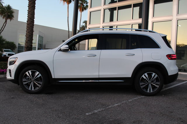 Vehicle image 3 of 31