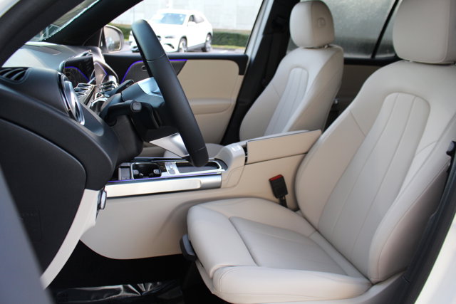 Vehicle image 16 of 31