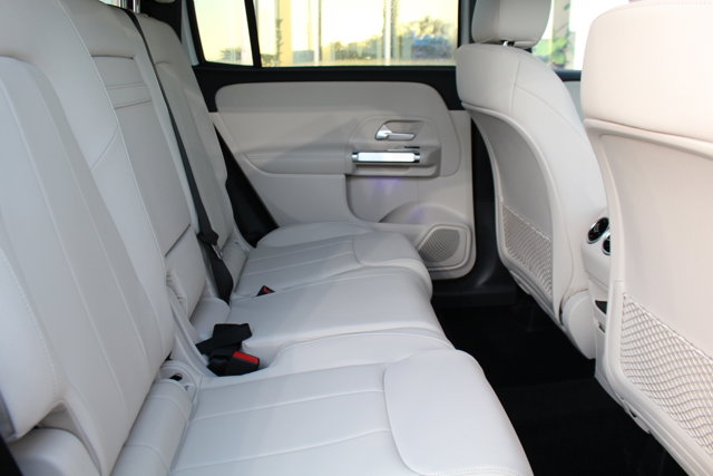 Vehicle image 22 of 31