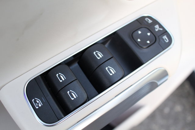 Vehicle image 15 of 31