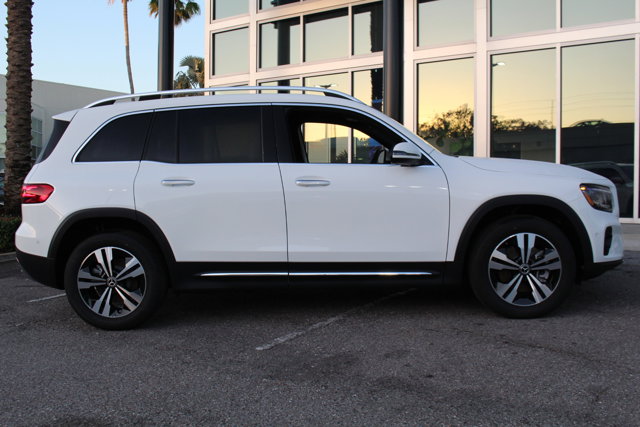 Vehicle image 8 of 31