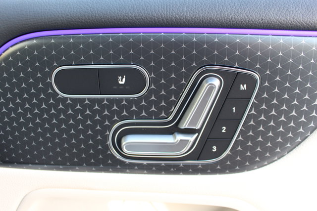 Vehicle image 24 of 31