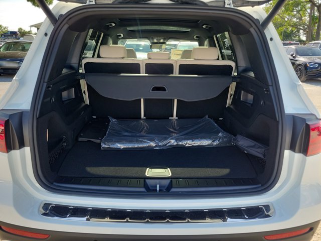 Vehicle image 6 of 31