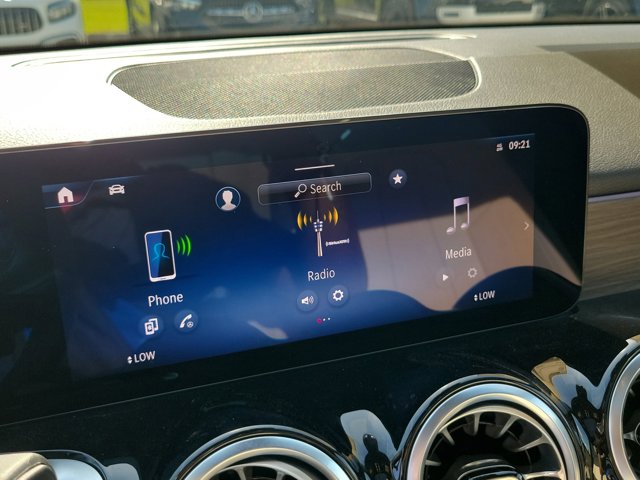Vehicle image 24 of 31