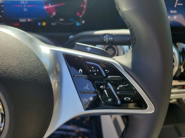 Vehicle image 22 of 31