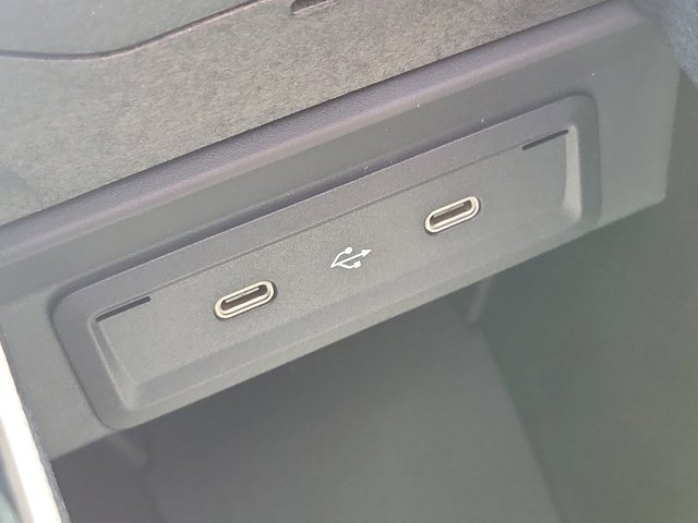 Vehicle image 29 of 31
