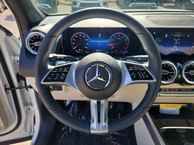 Vehicle image 20 of 31