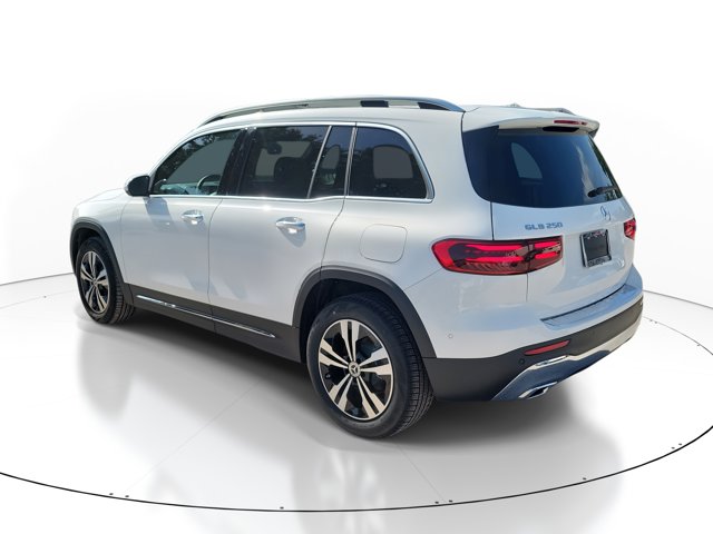 Vehicle image 4 of 31