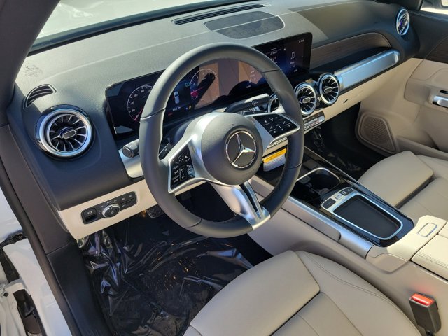 Vehicle image 19 of 31