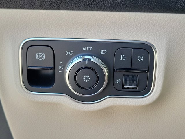 Vehicle image 30 of 31