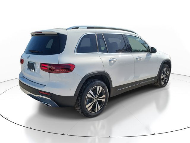 Vehicle image 3 of 31