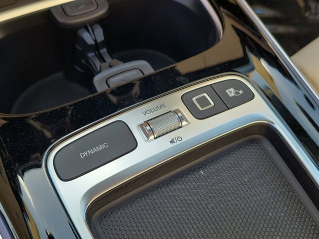 Vehicle image 28 of 31