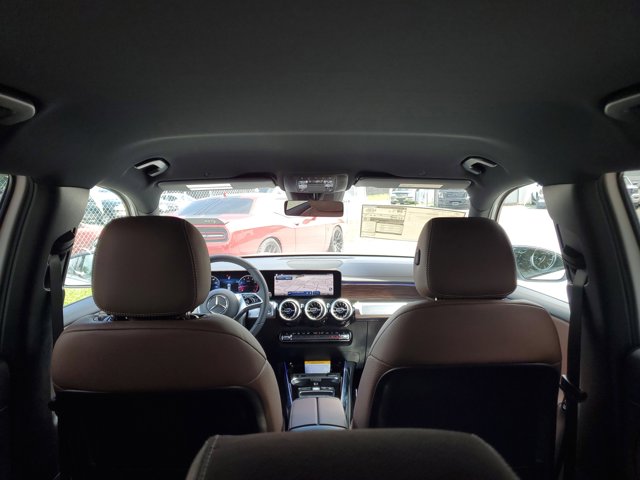 Vehicle image 32 of 35