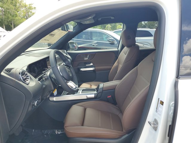 Vehicle image 10 of 35