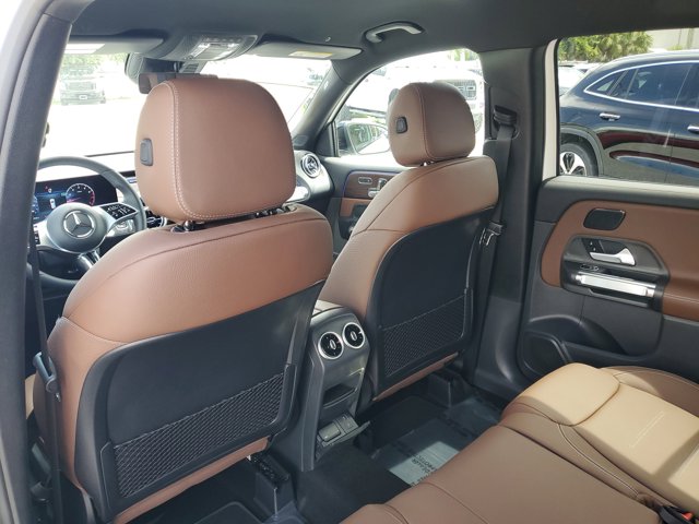 Vehicle image 11 of 35