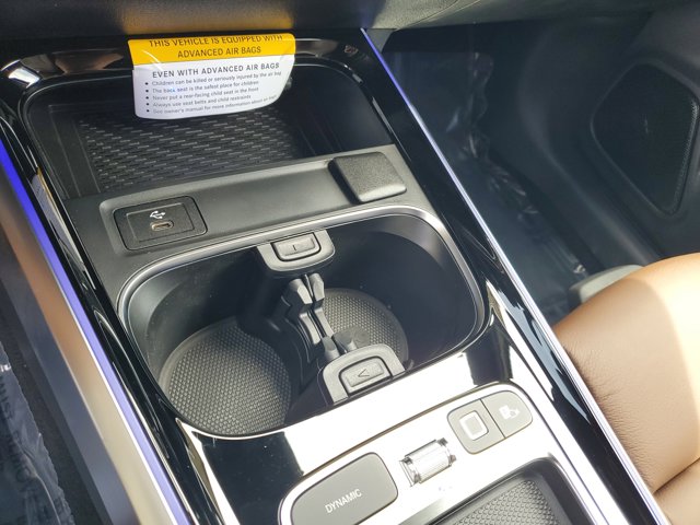 Vehicle image 21 of 35