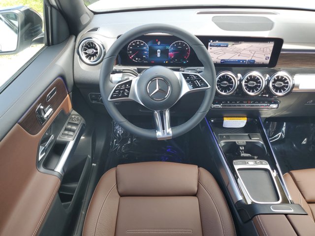 Vehicle image 13 of 35