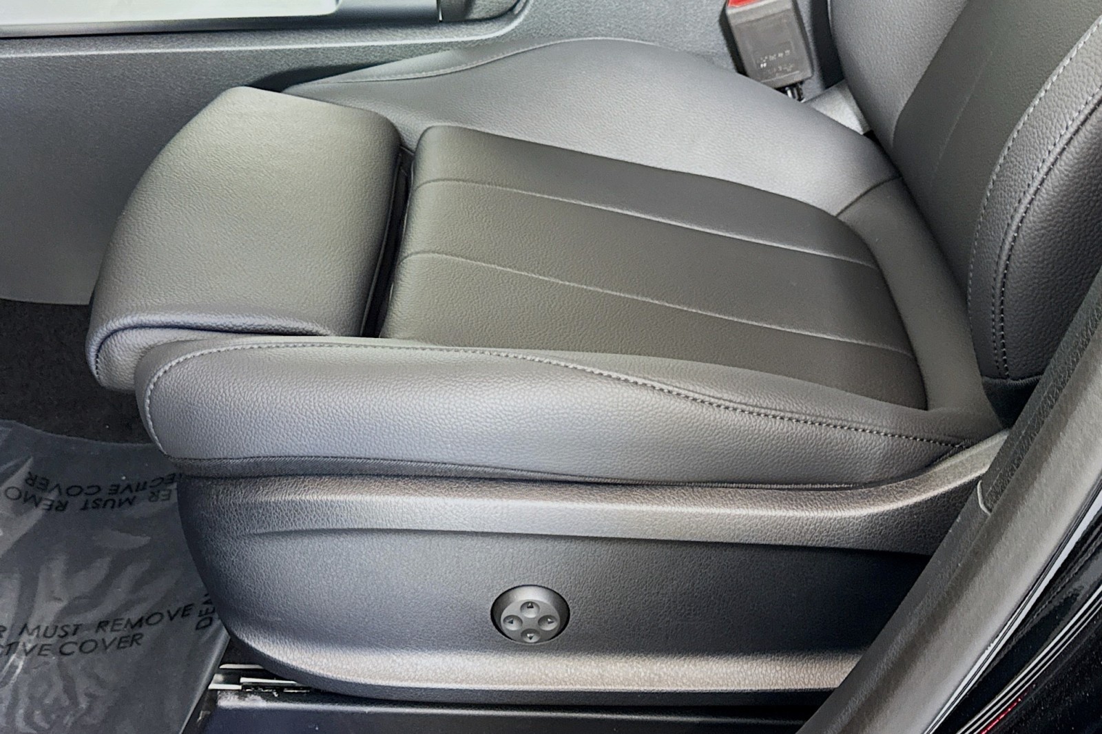 Vehicle image 17 of 28