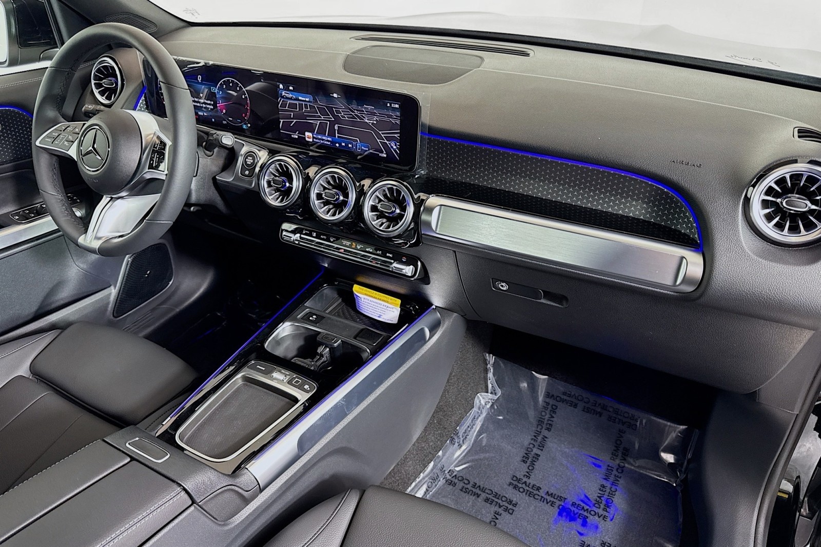 Vehicle image 26 of 28
