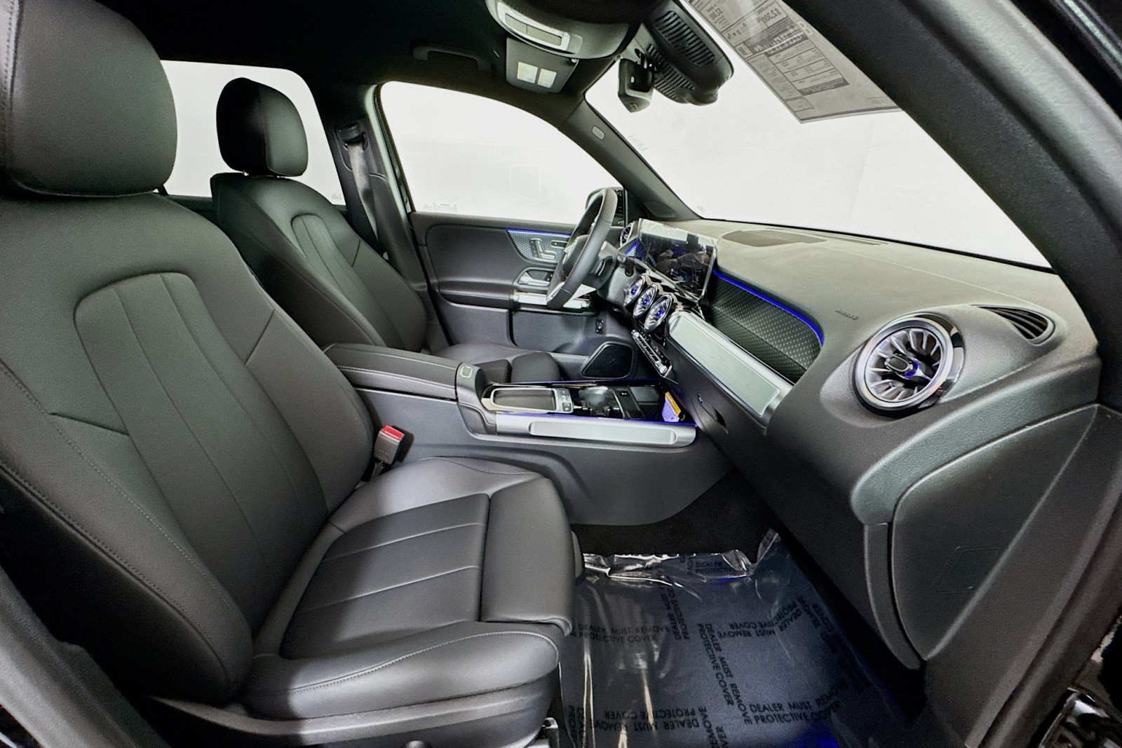 Vehicle image 25 of 28