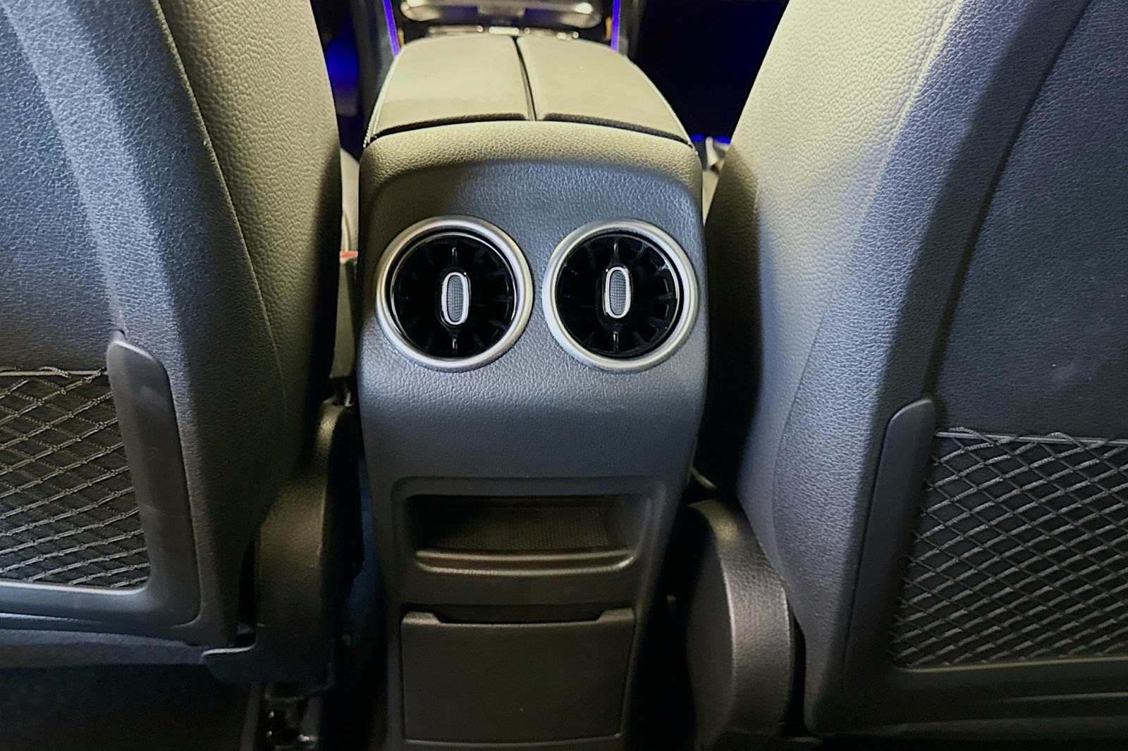 Vehicle image 22 of 28