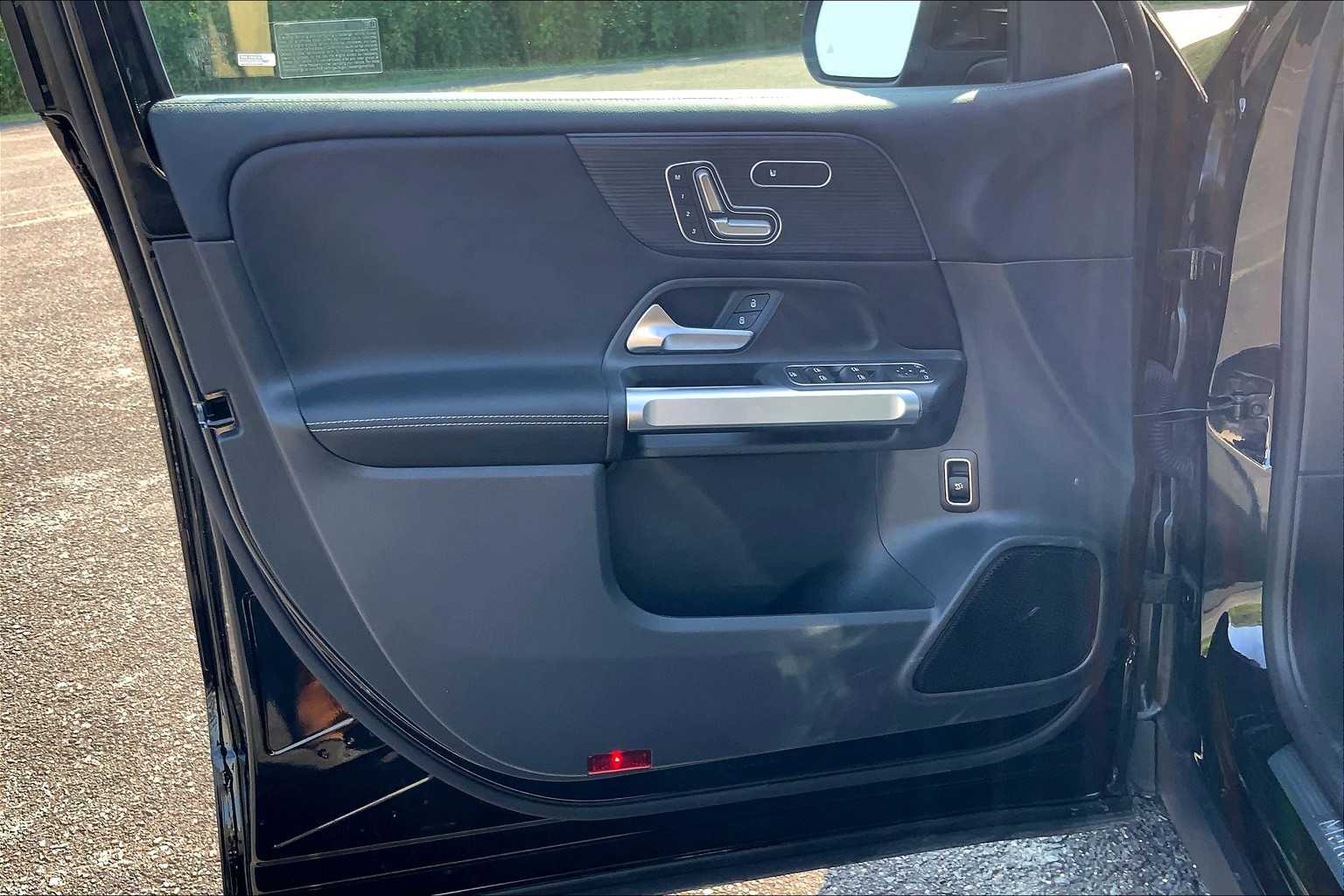 2025 Mercedes-Benz GLB 250 Image 16 of 16