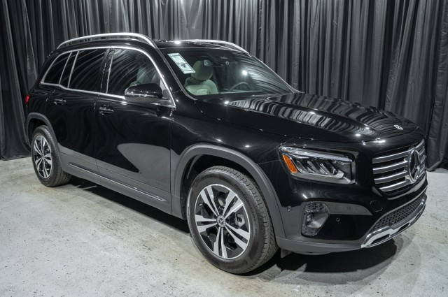 Vehicle image 3 of 22