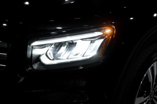 Vehicle image 7 of 22