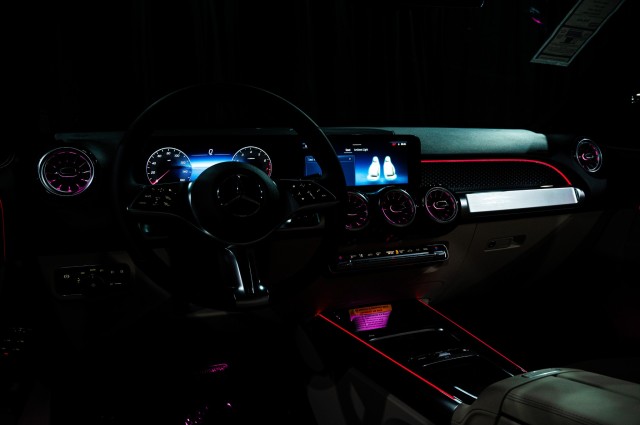 Vehicle image 18 of 22