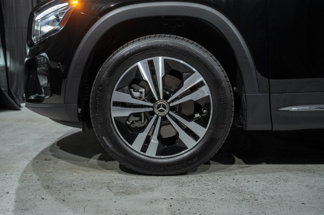 Vehicle image 6 of 22