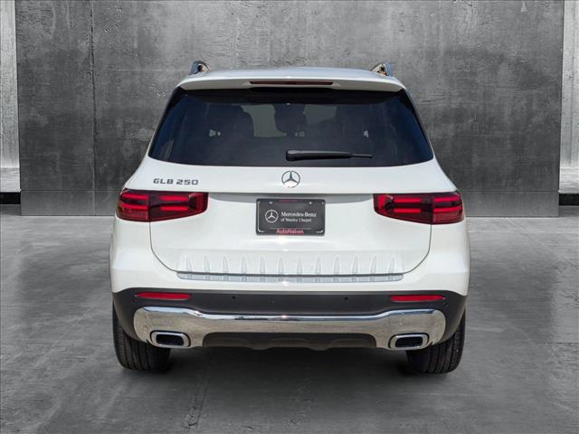 Vehicle image 7 of 17