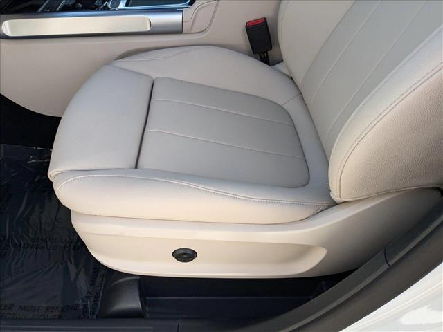 Vehicle image 4 of 17