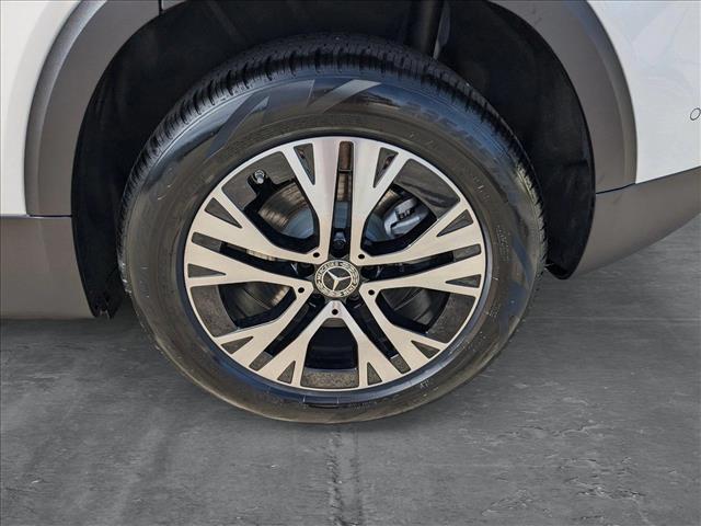 Vehicle image 9 of 17