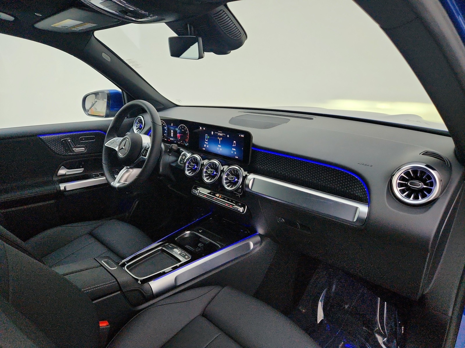 2025 Mercedes-Benz GLB 250 Image 15 of 21