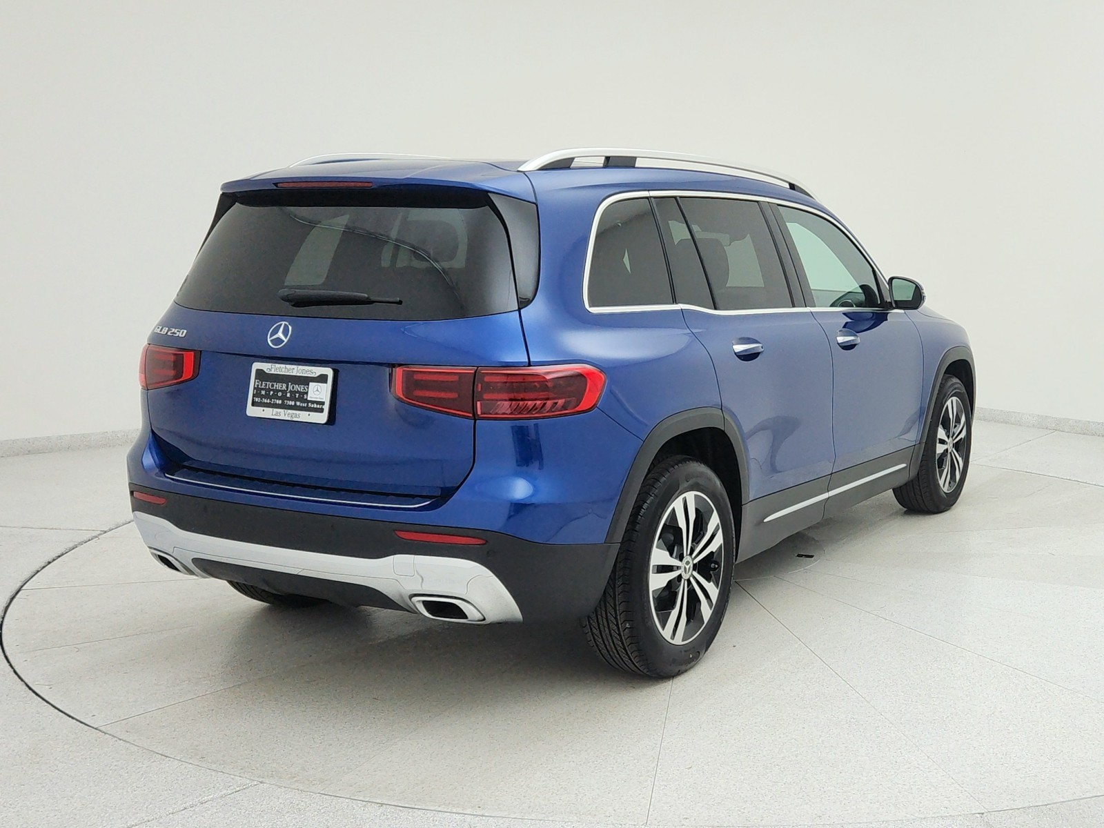 2025 Mercedes-Benz GLB 250 Image 6 of 21