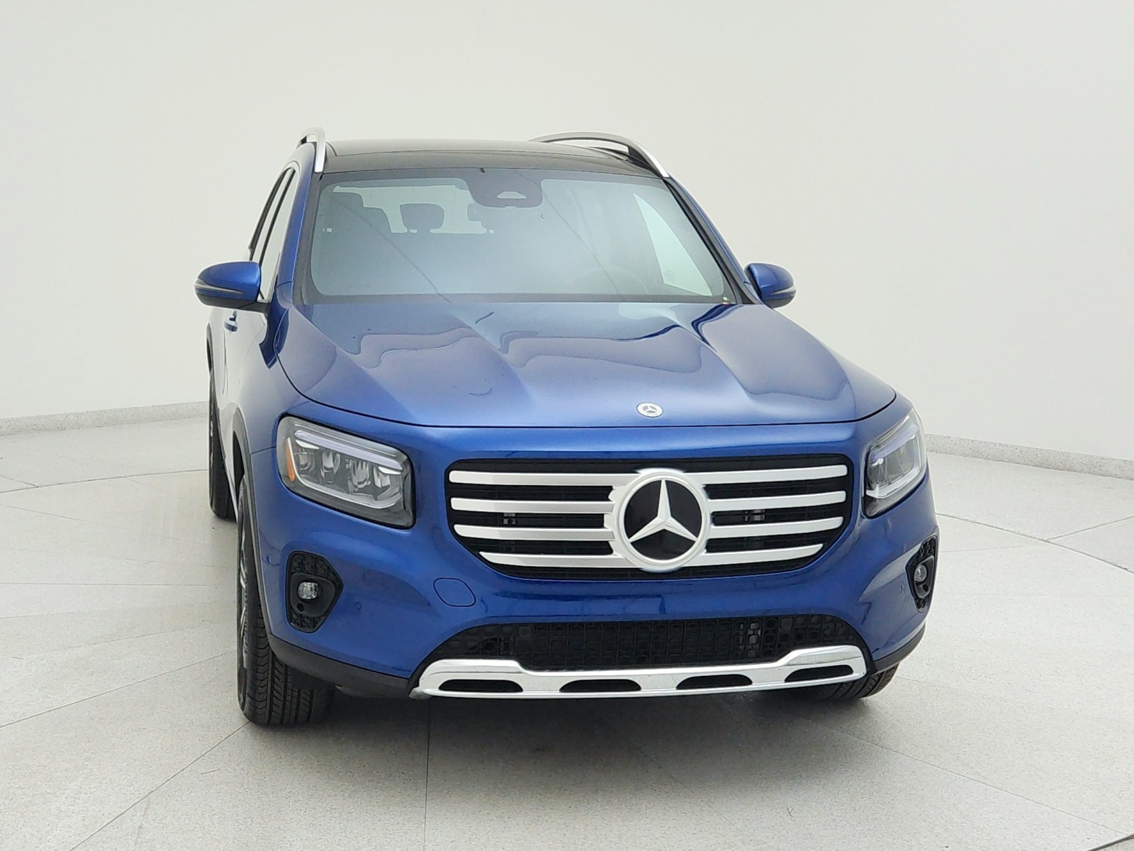 2025 Mercedes-Benz GLB 250 Image 4 of 21