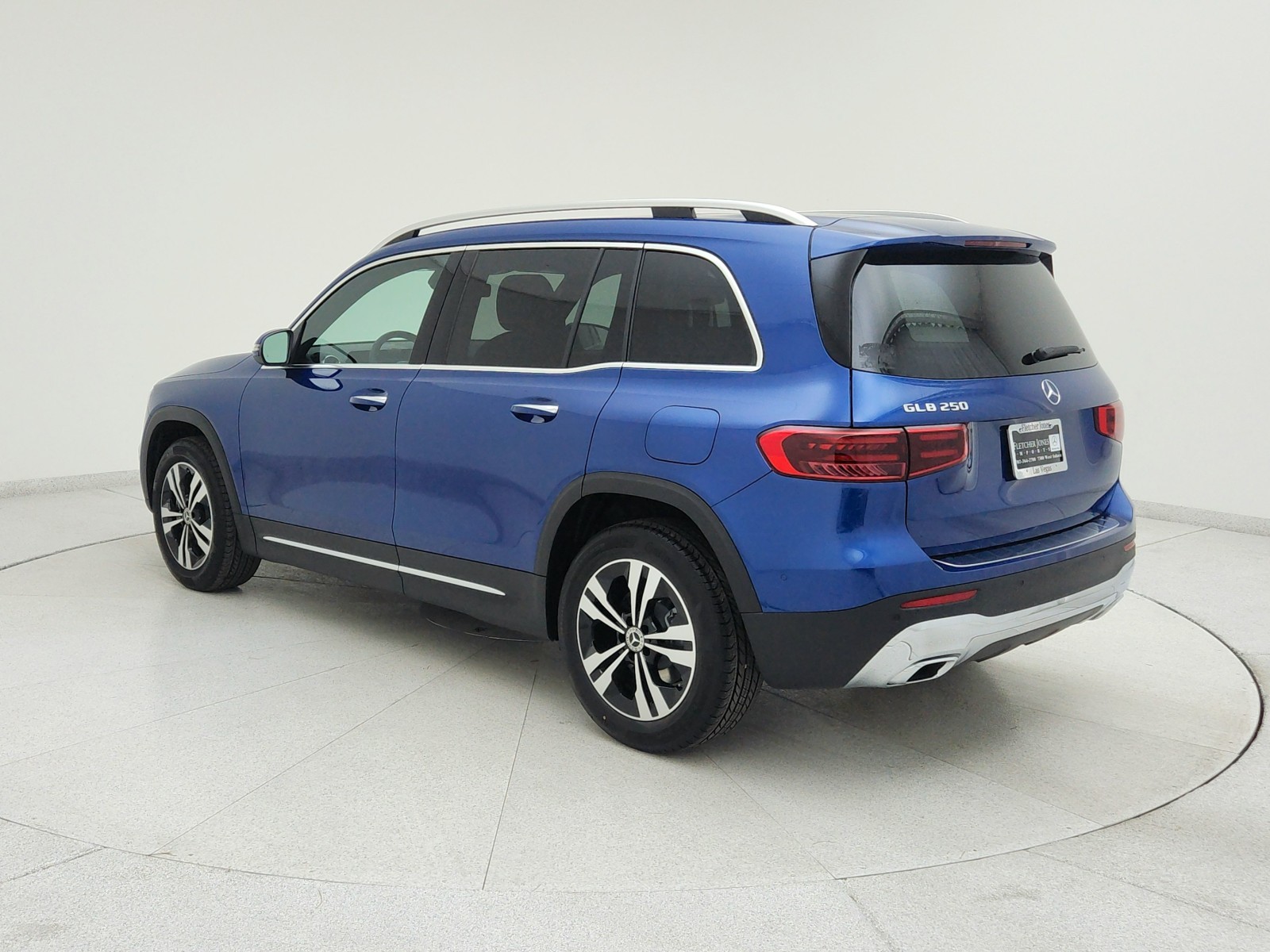 2025 Mercedes-Benz GLB 250 Image 9 of 21