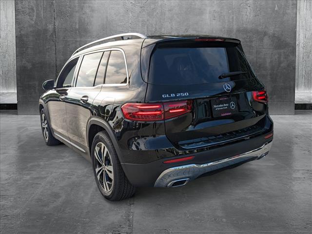Vehicle image 4 of 17