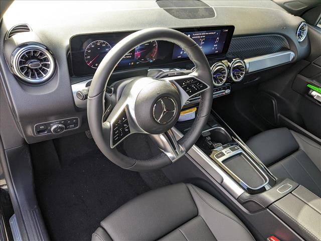 Vehicle image 7 of 17