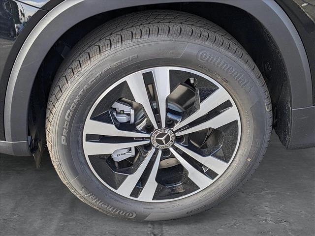 Vehicle image 9 of 17