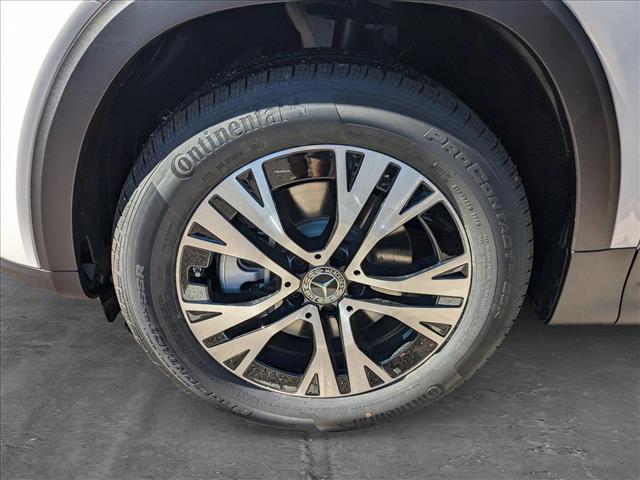 Vehicle image 9 of 17