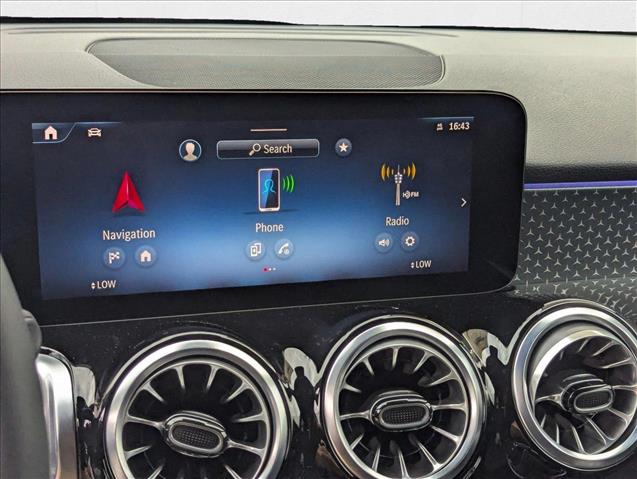 2025 Mercedes-Benz GLB 250 Image 25 of 30