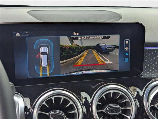 2025 Mercedes-Benz GLB 250 Image 21 of 30