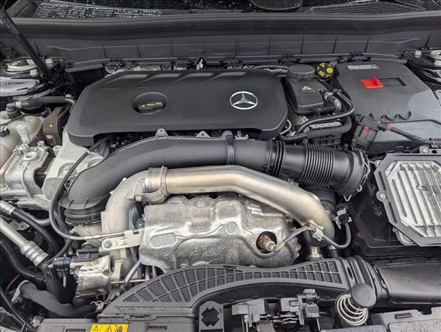 2025 Mercedes-Benz GLB 250 Image 8 of 30