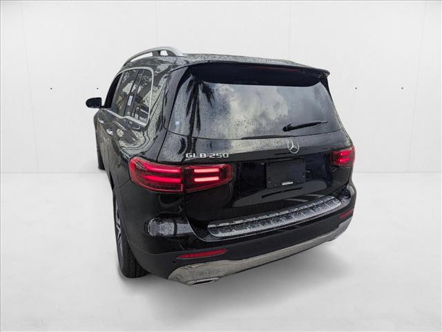 2025 Mercedes-Benz GLB 250 Image 4 of 30